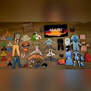 Rainbow High Clothing and Accessories Bundle 💜